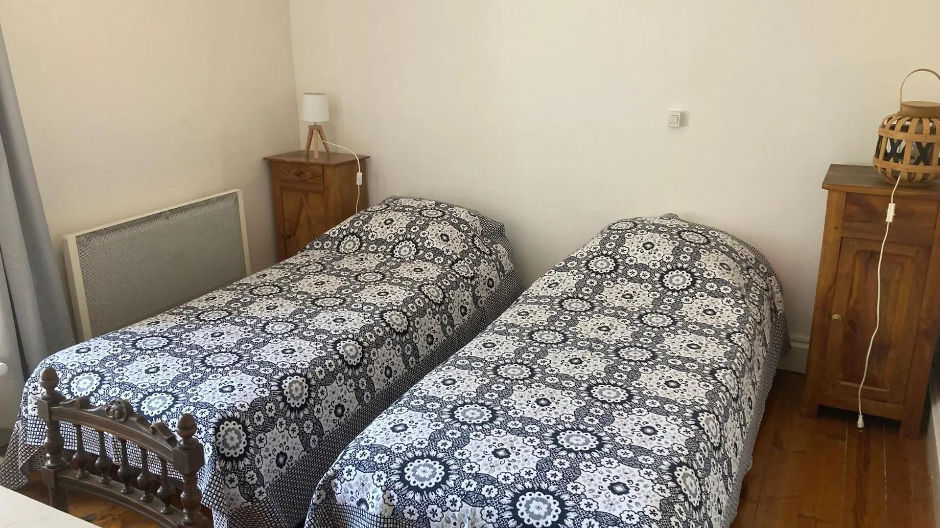 民宿 Chambres Chez L'Habitant Usson-en-Forez